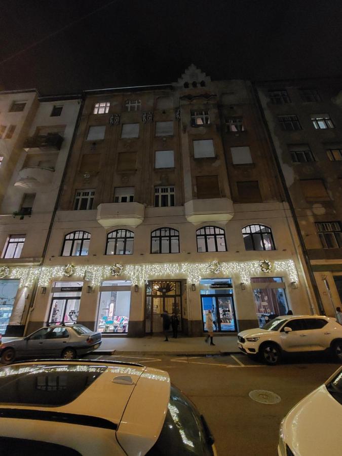 Suzan'S Apartment In The Heart Of Budapest Exterior photo